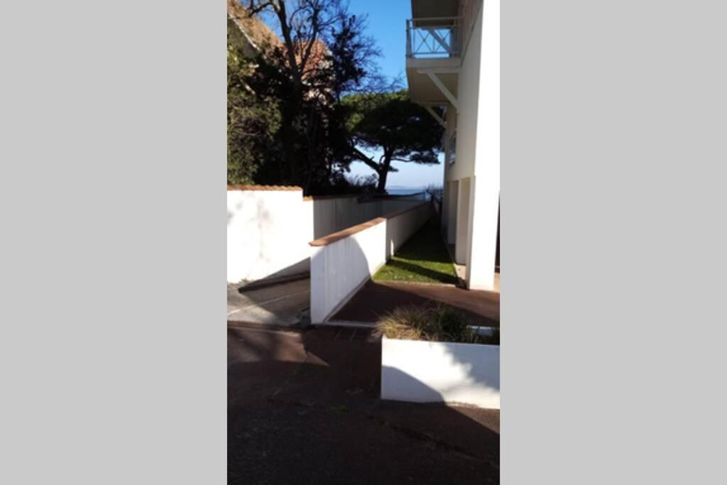 Appart Sur La Plage Pied Dans L Eau Avec Terrasse Jardin Vue Sur Le Bassin Depuis La Terrasse , Parking Arcachon Esterno foto